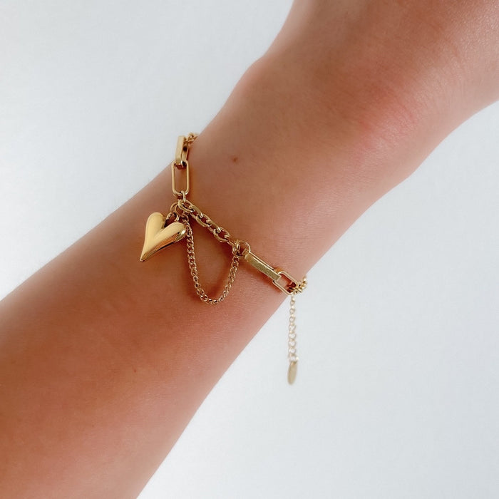 Chained Heart Bracelet - LAST CHANCE!