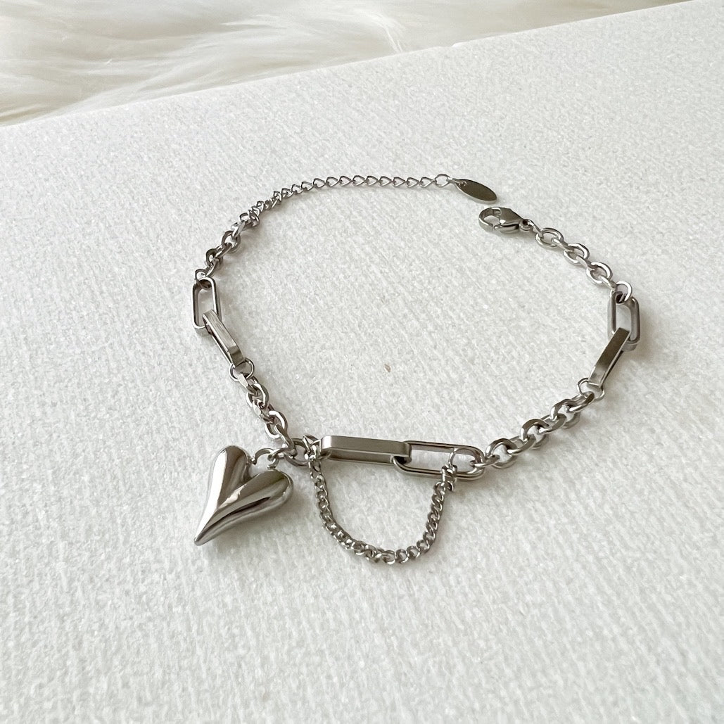Chained Heart Bracelet - LAST CHANCE!