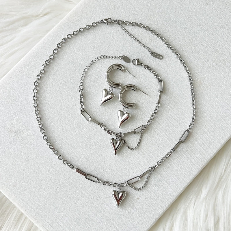 Lovely Heart Drop Earrings - LAST CHANCE!