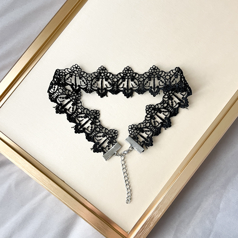 Snow White Lace Choker – The Songbird Collection