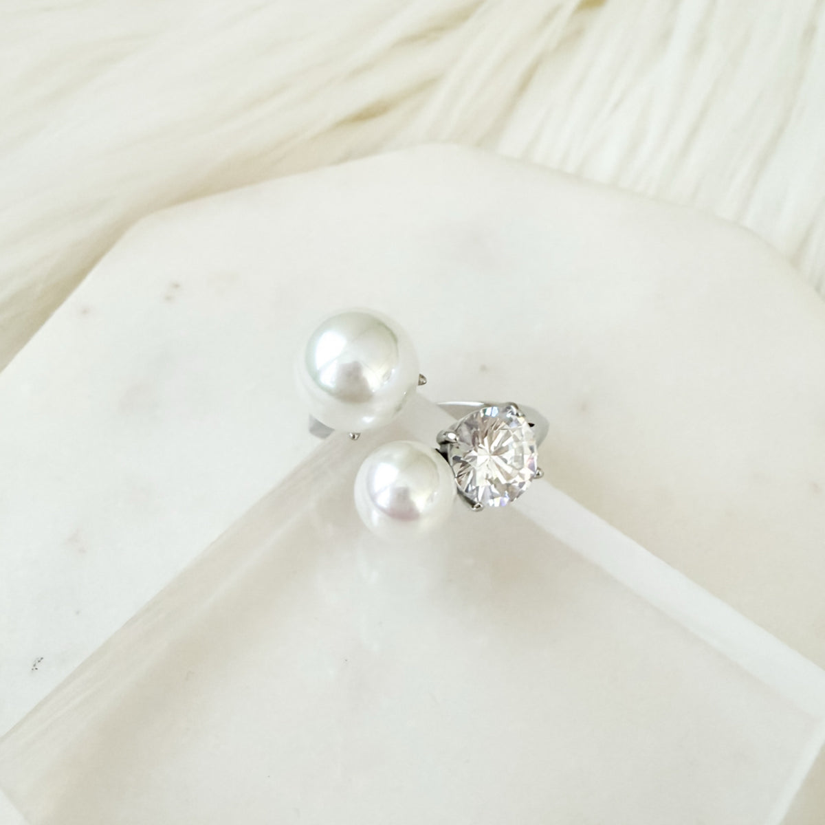 Arianne Pearl Ring
