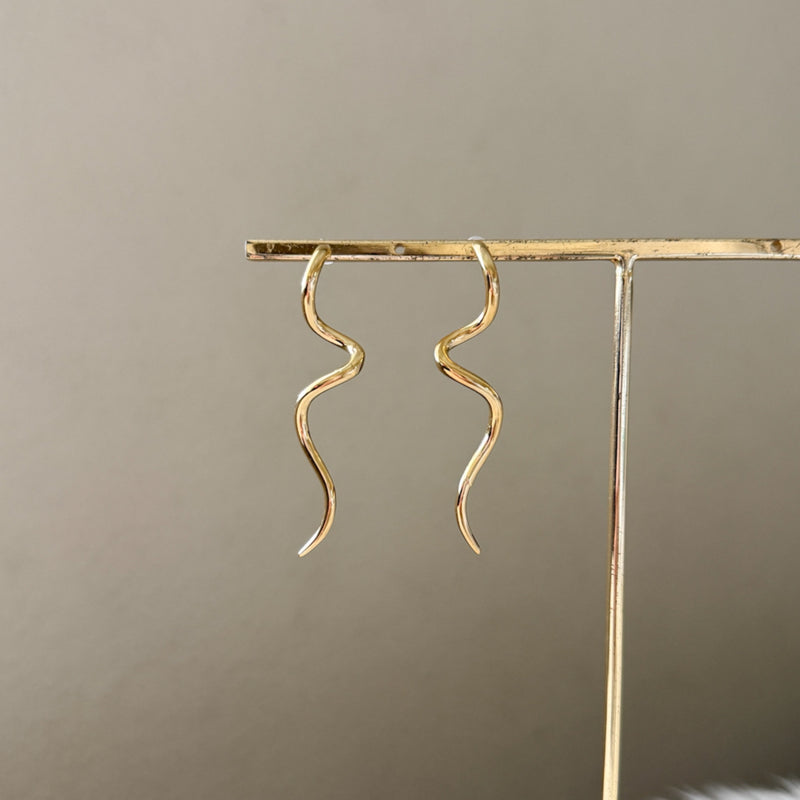 Gold wavy earrings stainless steel