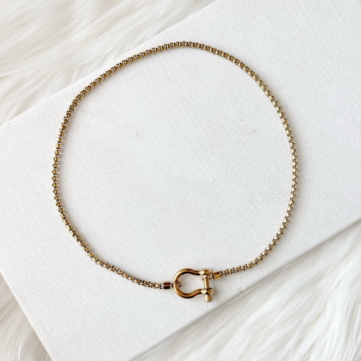 horseshoe lock necklace gold plated stainless steel
