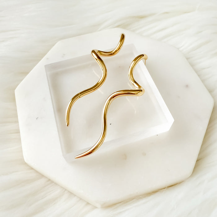 Gold wavy earrings stainless steel