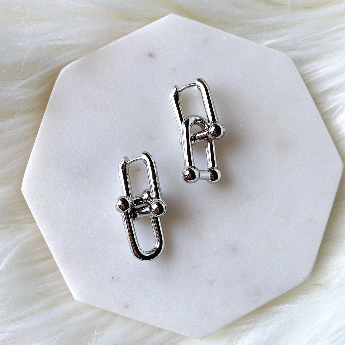 Bar-Belle Chain Link Earrings - Get that Celebrity Look! - The Songbird Collection 